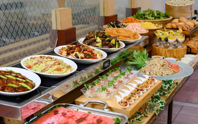 三重県 パパ活 女性 ル・ベール アスト店