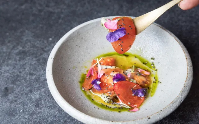 三重県 パパ活 女性 黒がね