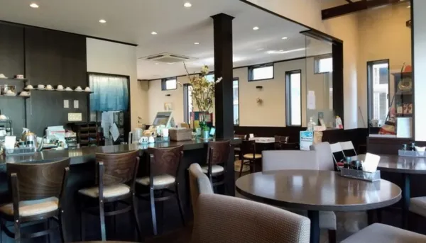 徳島県　パパ活　女性　Cafe Tasse