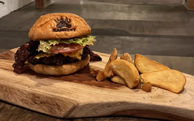 沖縄県 パパ活 女性 Harvest Hamburgerコザ店