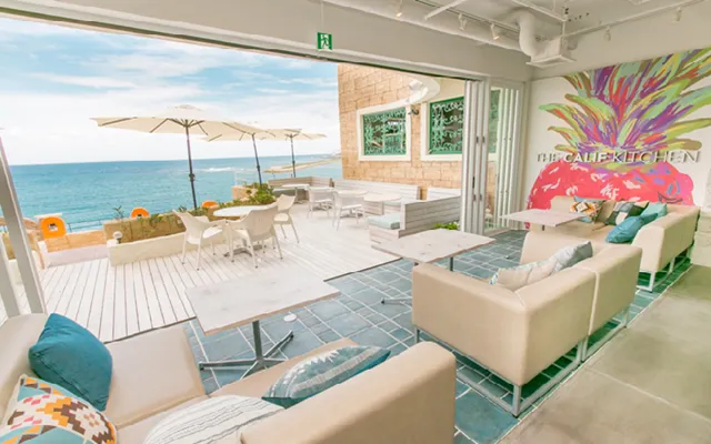 沖縄県 パパ活 女性 THE CALIF KITCHEN OKINAWA