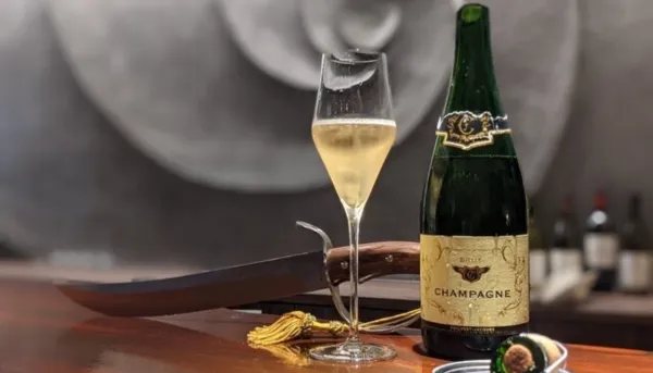 パパ活　福井県　女性　Pasta&Wine 1803