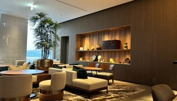 パパ活　福井県　女性　THE LOUNGE & BAR