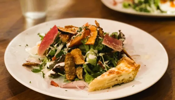 大分県　パパ活　女性　BURTON cafe＆kitchen（バートン）