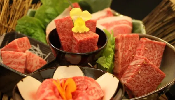 秋田県　パパ活　女性　秋田牛玄亭 駅前本店