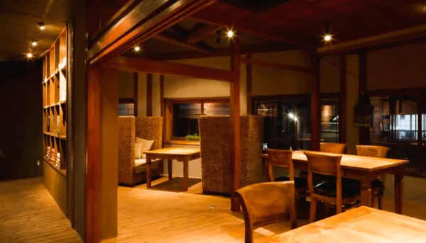 富山県　パパ活　女性　cafe uchikawa 六角堂